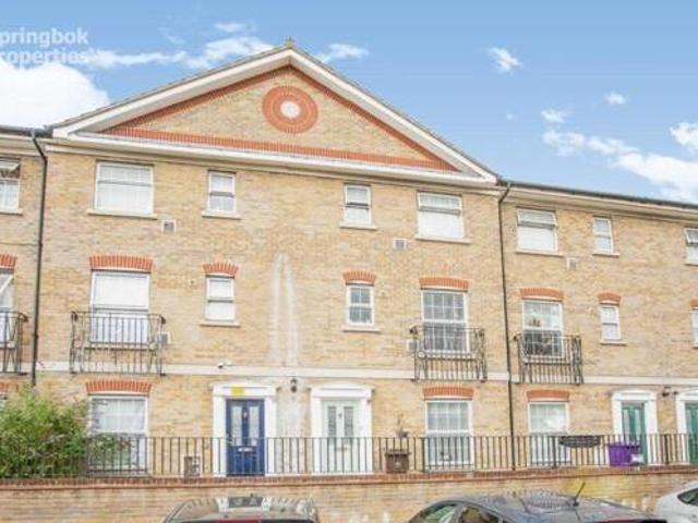 3 Bedroom Terraced House For Sale In New Road, Chatham