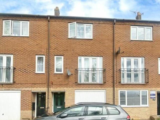 3 Bedroom Terraced House For Sale In Nuneaton, Warwickshire