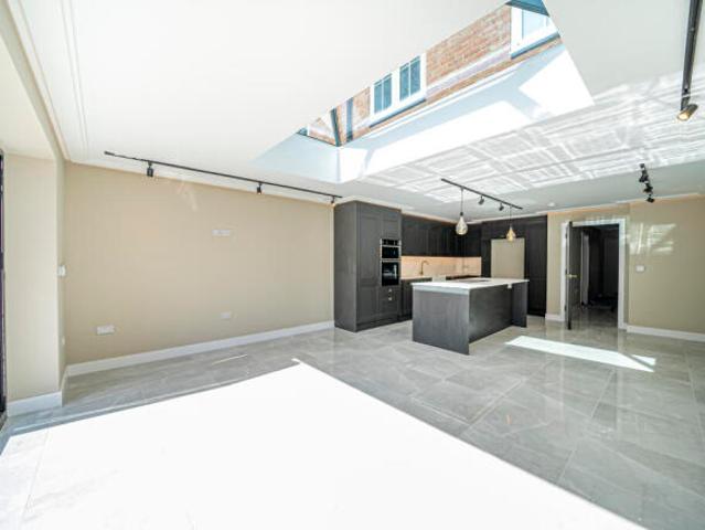3 bedroom terraced house for sale in Redpender Court, Andover Road, Winchester, SO22
