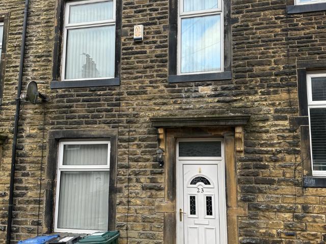3 Bedroom Terraced House To Let in Bradford, BD13