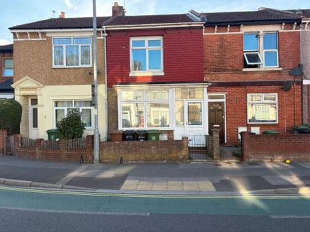 3 bedroom Terraced House To Let