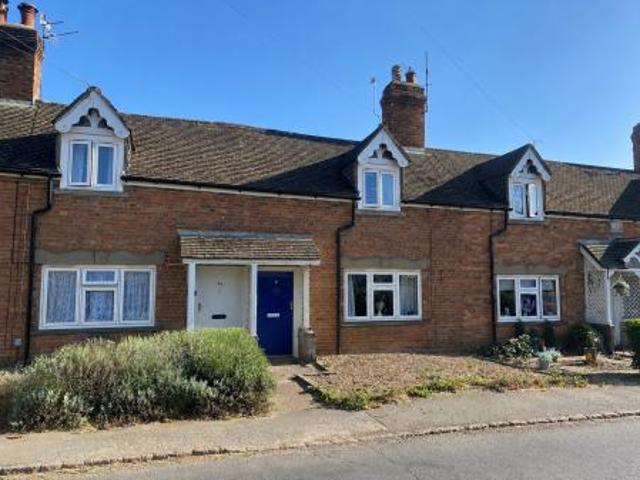 3 bedroom Terraced House To Let