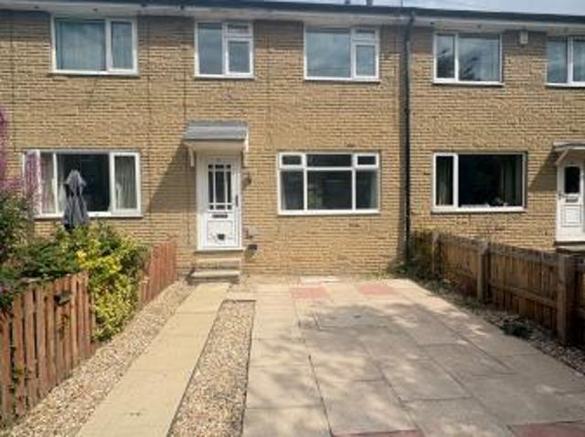 3 bedroom Terraced House To Let