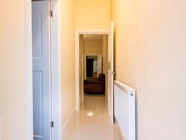 3 bedroom Terraced House To Let