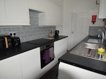 3 bedroom Terraced House To Let