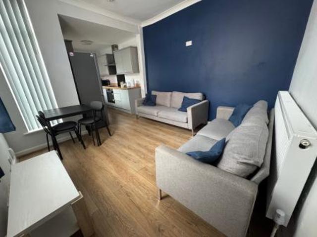 3 bedroom Terraced House To Let
