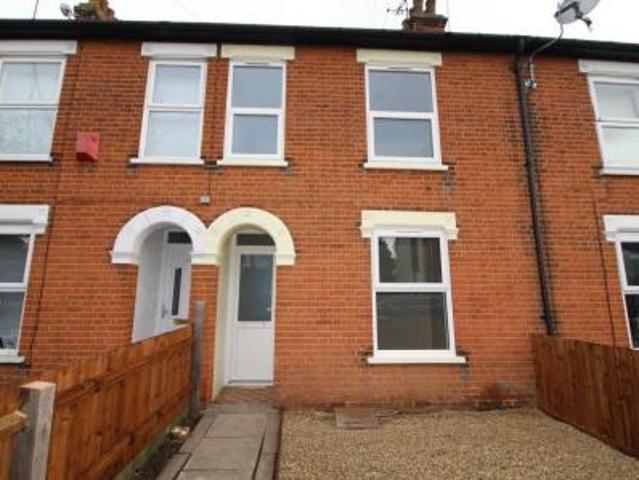 3 bedroom Terraced House To Let
