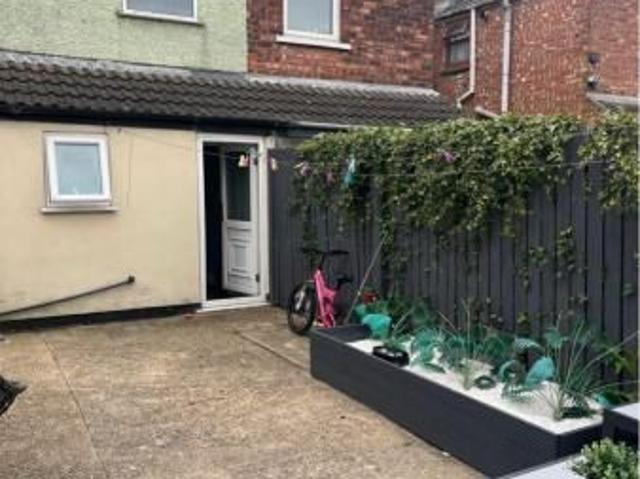 3 bedroom Terraced House To Let