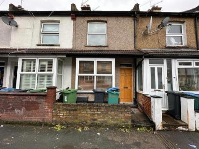 3 bedroom Terraced House To Let