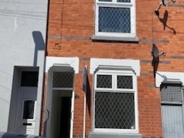 3 bedroom Terraced House To Let
