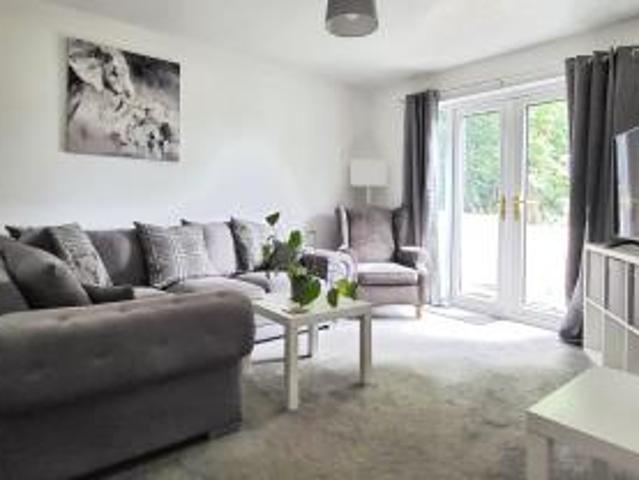 3 bedroom Terraced House To Let