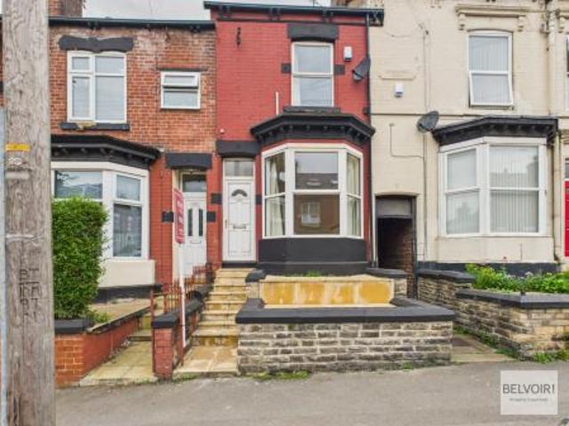 3 bedroom Terraced House To Let