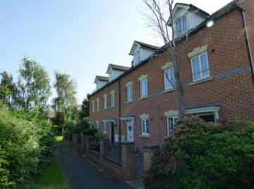 3 bedroom Terraced House To Let