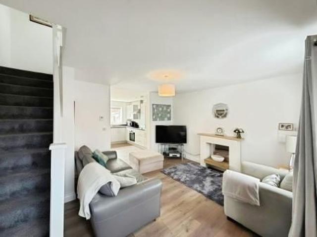 3 bedroom Terraced House To Let
