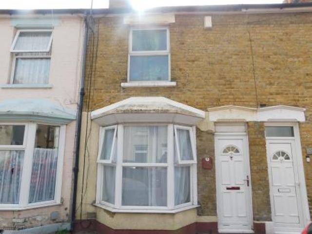 3 bedroom Terraced House To Let