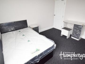 3 bedroom Terraced House To Let
