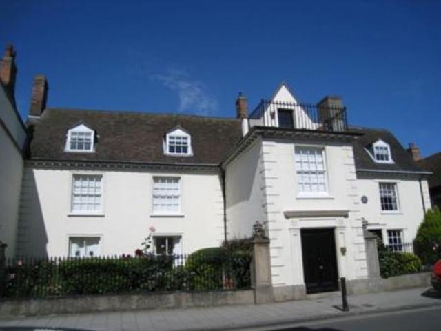 3 bedroom Terraced House To Let