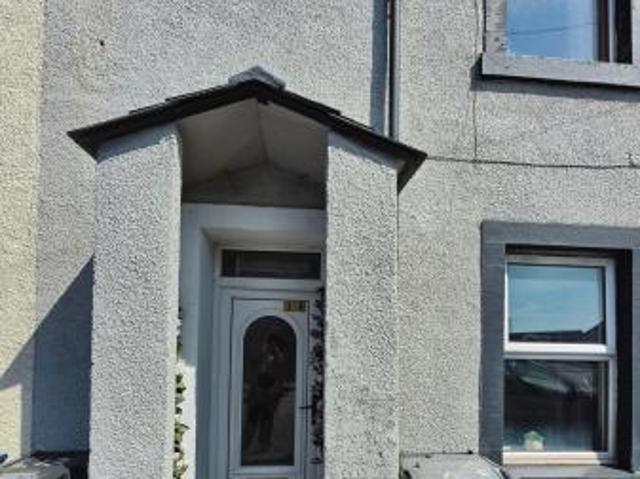 3 bedroom Terraced House To Let