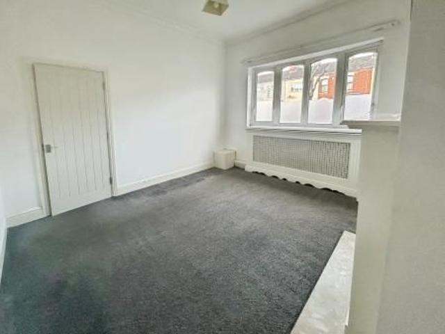 3 bedroom Terraced House To Let