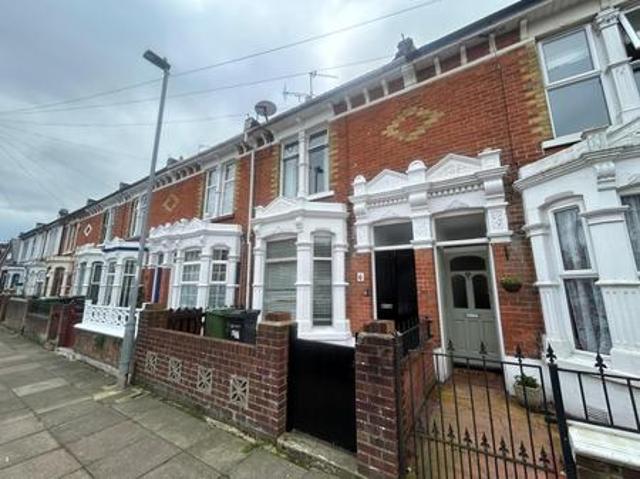3 bedroom Terraced House To Let