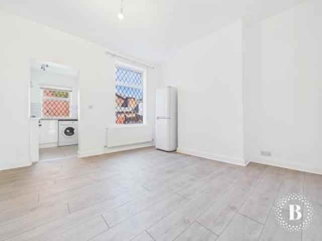 3 bedroom Terraced House To Let