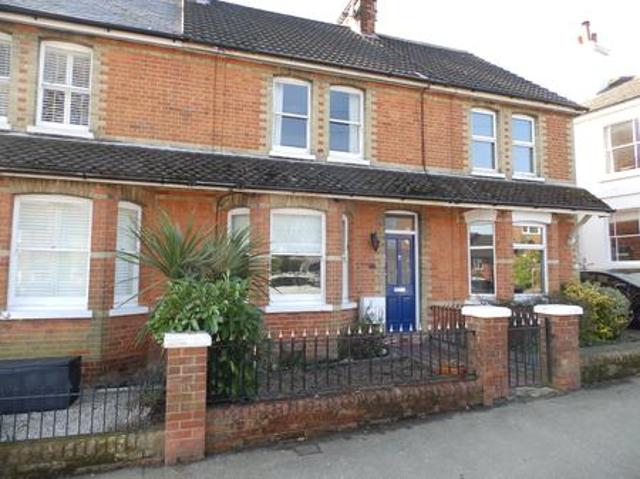 3 bedroom Terraced House To Let