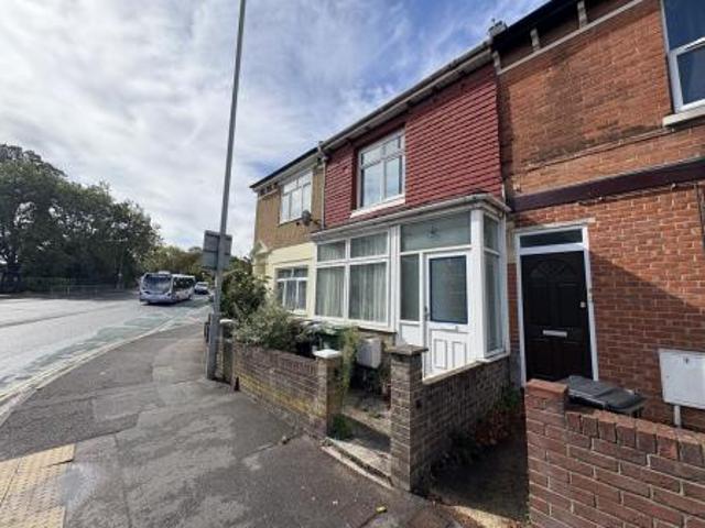 3 bedroom Terraced House To Let