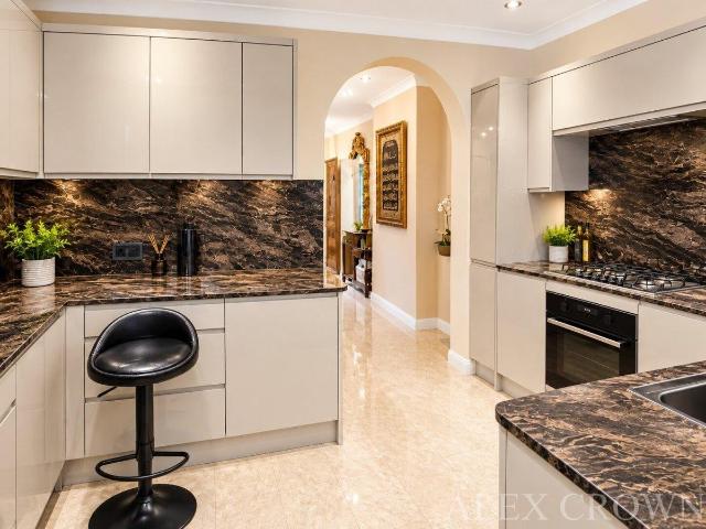 3 Bedroom Terraced House To Let