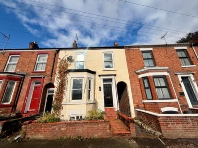 3 bedroom Terraced House To Let