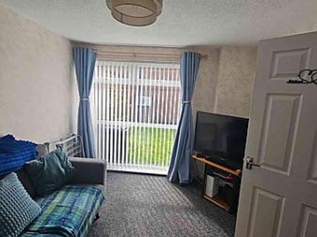 3 bedroom Terraced House To Let