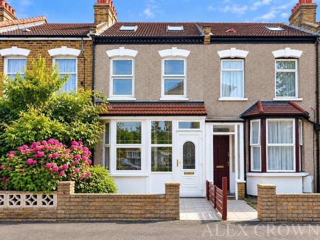 3 Bedroom Terraced House To Let