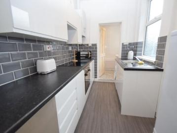 3 bedroom Terraced House To Let