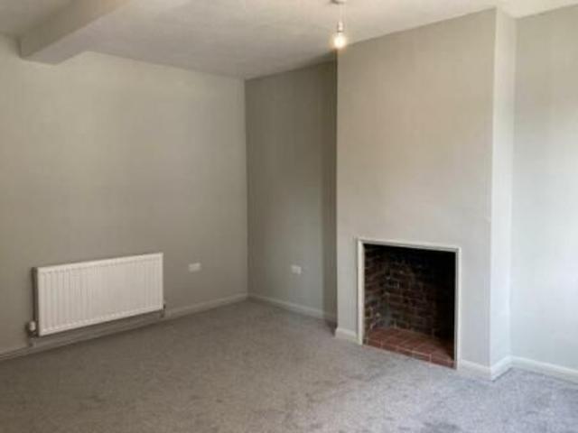 3 bedroom Terraced House To Let