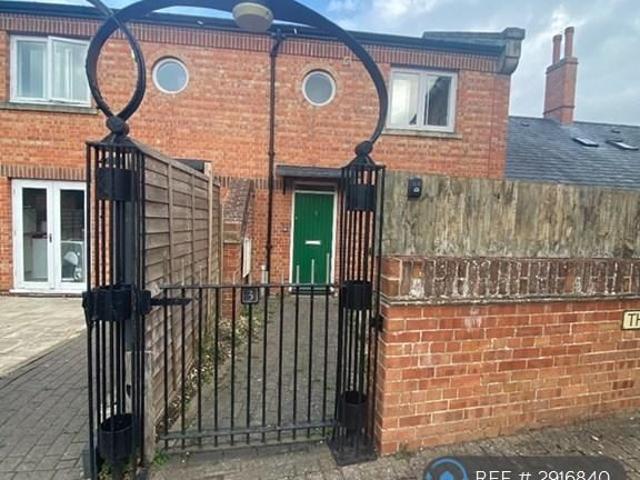 3 bedroom terraced house to rent