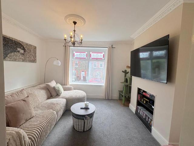 3 bedroom terraced house to rent