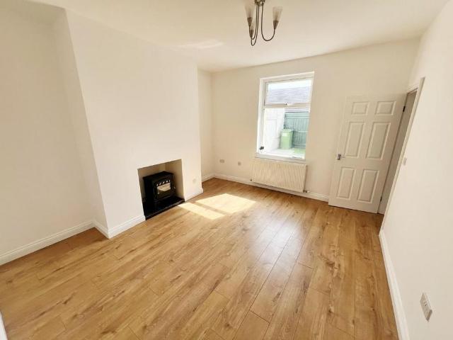 3 bedroom terraced house to rent