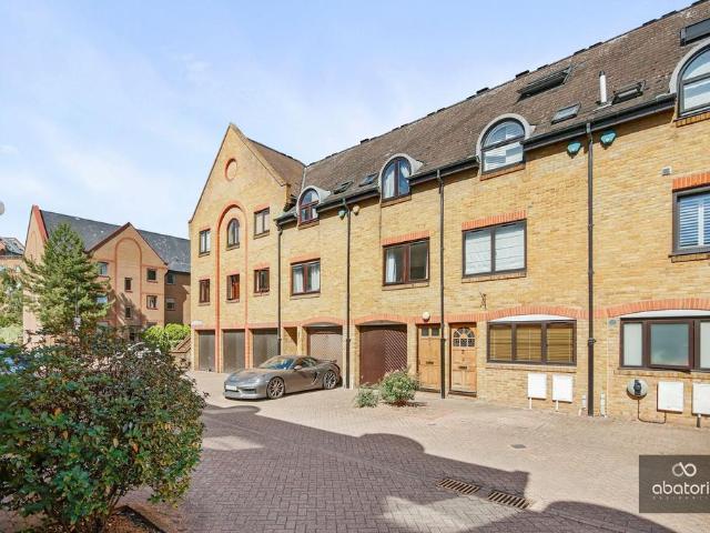 3 bedroom terraced house to rent