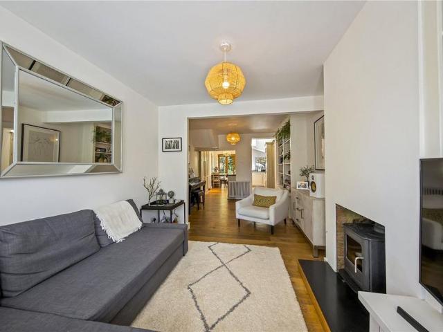3 bedroom terraced house to rent