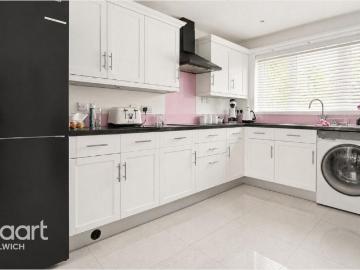 3 bedroom terraced house to rent