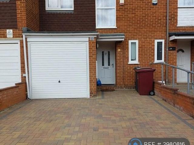 3 bedroom terraced house to rent