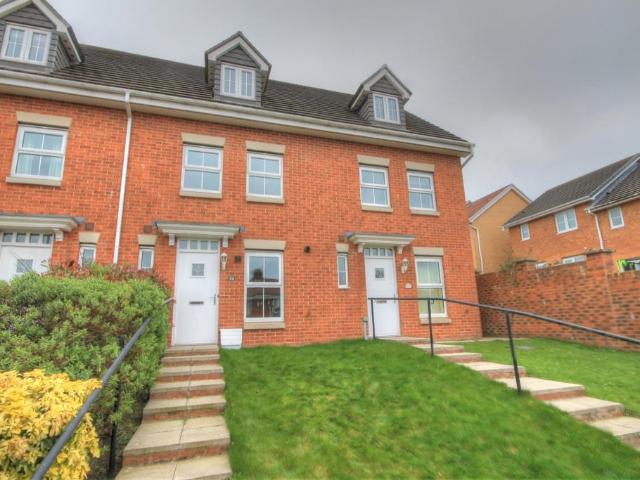 3 bedroom terraced house to rent