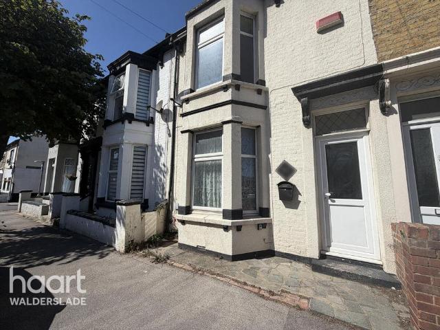 3 bedroom terraced house to rent