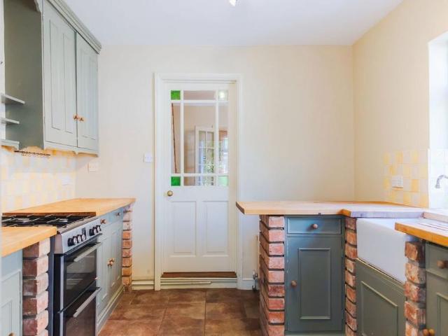 3 bedroom terraced house to rent