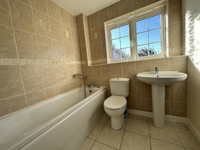 3 bedroom terraced house to rent