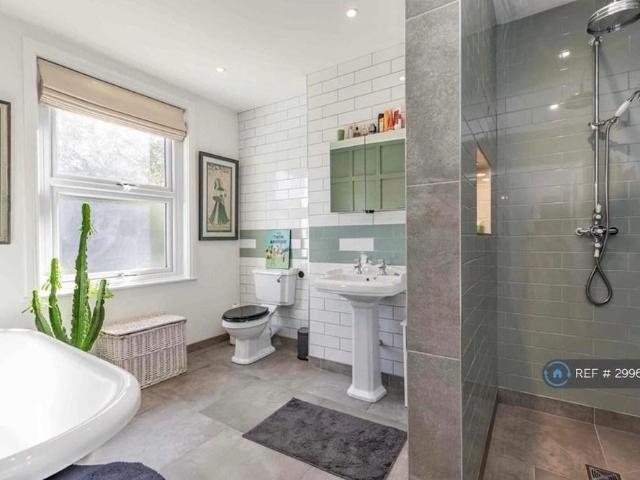 4 bedroom terraced house to rent