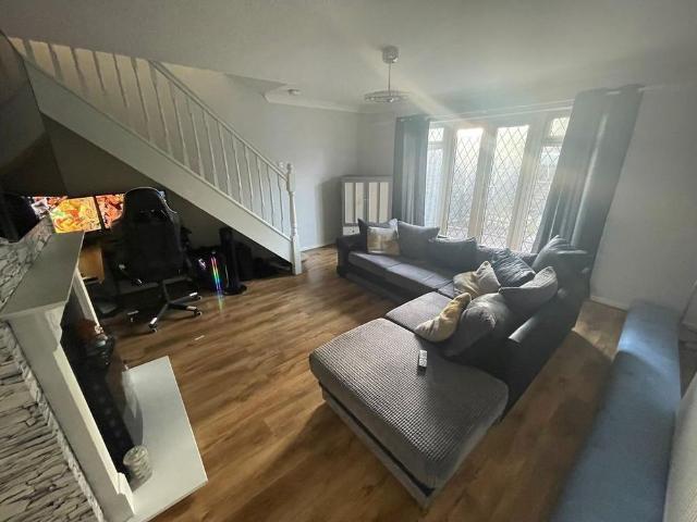 3 bedroom terraced house to rent