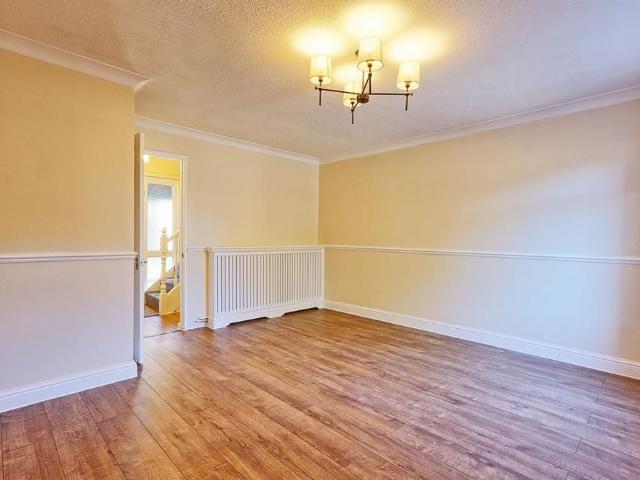 3 bedroom terraced house to rent