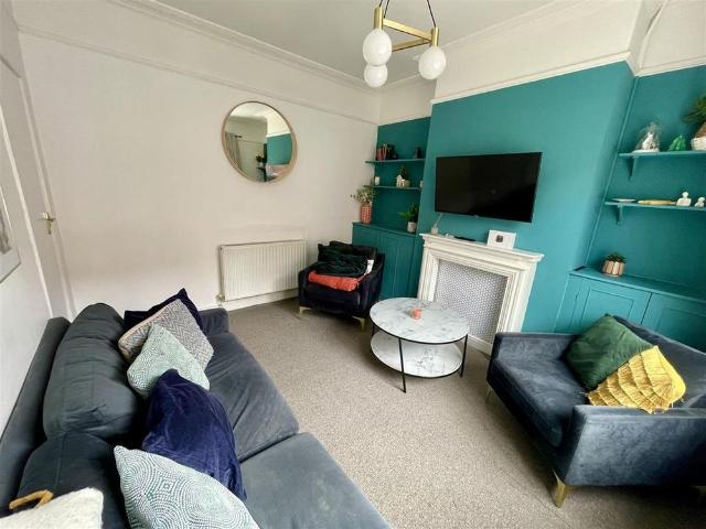3 bedroom terraced house to rent