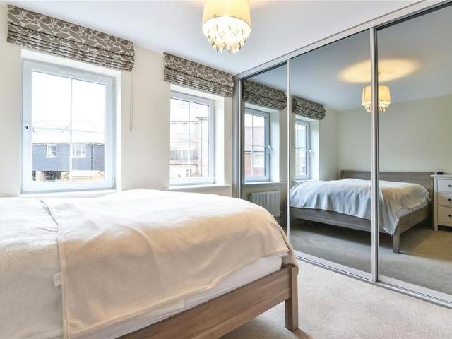 3 bedroom terraced house to rent
