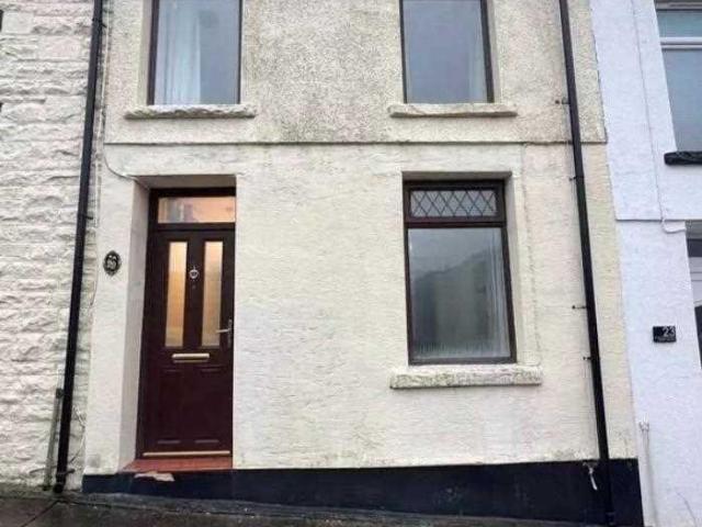 3 bedroom terraced house to rent